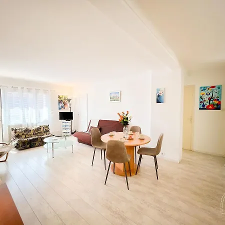 Spacieux T3 Avec Parking Au Coeur De 사나리쉬르메르