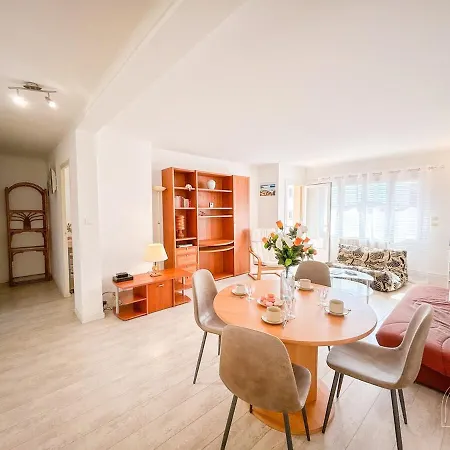 Spacieux T3 Avec Parking Au Coeur De 아파트 사나리쉬르메르