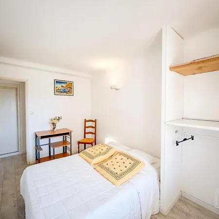 Daire Spacieux T3 Avec Parking Au Coeur De Sanary-sur-Mer