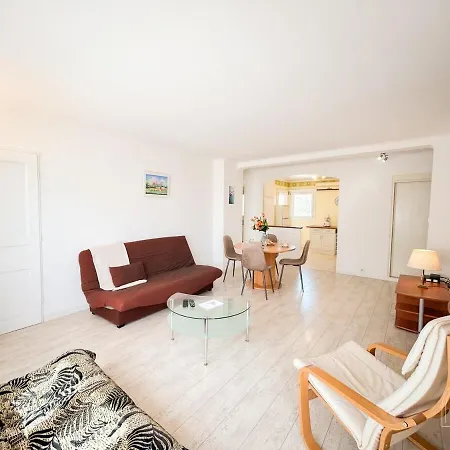 Spacieux T3 Avec Parking Au Coeur De * Sanary-sur-Mer