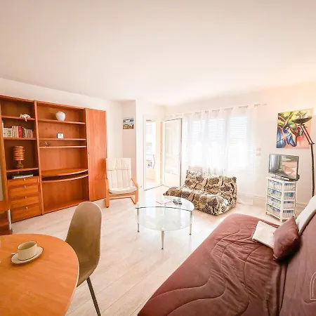 Spacieux T3 Avec Parking Au Coeur De Daire *